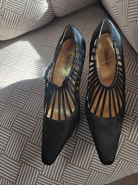 Amanda Black Satin Caged Dress Shoe Pumps Pointed Toes Size 40. (7.5w)